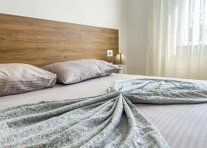 Voyager Superior Golem (Tirana)